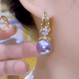 Luxury and elegance, the new 2025 model of delicate and exquisite pearl earphones, stylish and versatile luxury earphones for wo