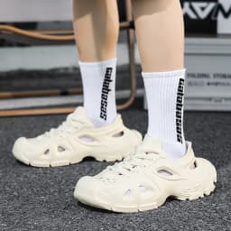 2025 New Trendy Men's Sandals Outdoor Wear Thickened Anti-slip Wear-resistant Fashion EVA Moulded Couples Clog Shoes Wholesale