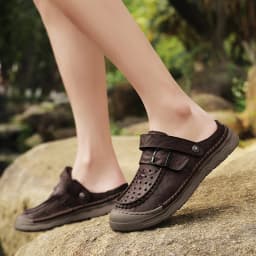 Summer Men‘s Sandals Casual Comfortable Men Slippers 2025 New Designer Sneakers Lightweight Outdoor Beach Sandals Men's Shoes