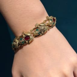 Vintage Jewelry Lucky Toad Bracelets For Women Green Red Agate Antique Gold Color Charm 2025 Accessories Mothers Day Gift New
