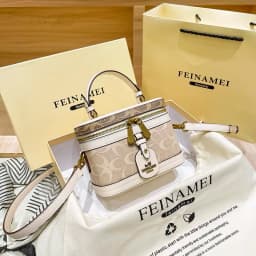 New minimalist and fashionable small handbag, contrasting color women's bag, high-end carriage crossbody bag, portable box bag