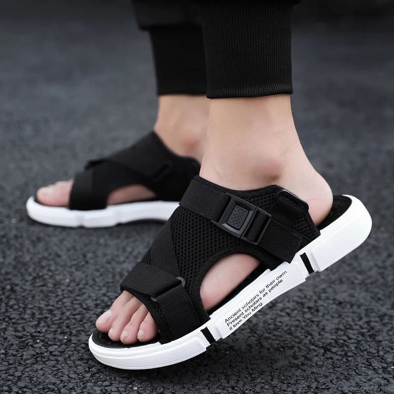 New Summer Non-Slip Beach Shoes for Men and Women, Personalized Outdoor Wear Dual-Use Slippers
