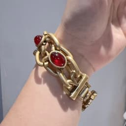 Vintage Oval Red Bracelets For Woman High Quality Gold Color Made Of Natural Stones Charm Girls Wedding Jewelry Bangles Chunky