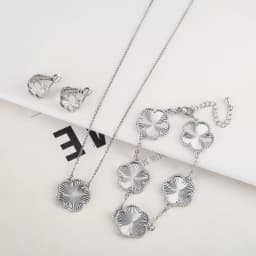 2025 Luxury Hot Selling Shiny Metal New Design Plant Five Leaf Flower Set 15mm Double Sided Women's Gilded Gift Clover