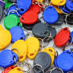 100pcs/Iot EM4305 T5577 125khz Copy Rewritable Writable Rewrite Keyfob RFID Tag Key Ring Card Proximity Token Badge Duplicate
