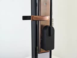 Tuya Smart Door Lock: Touchscreen Keypad, Fingerprint ID & Temporary Access Codes for Enhanced Safety, for Hotels and Apartments