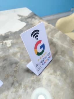 Hilo 13.56Mhz programmable Google Review Card NFC station table NFC Google Reviews display bending card standing brand bracket