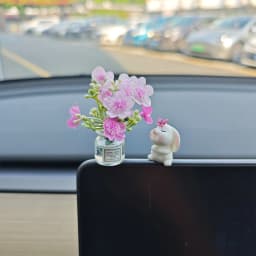 Spring Car Interior Decor - Adorable Resin Dashboard Vase, Mini Cute Window Sill Flower Pot with Car Healing Doll Ornaments