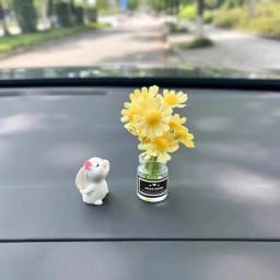Car Mounted Bunny Floral Fragrance Healing Ornament Romantic Console Centerpiece Auto Smelling Bunny Figurine