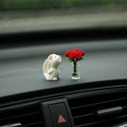 Car Mounted Bunny Floral Fragrance Healing Ornament Romantic Console Centerpiece Auto Smelling Bunny Figurine