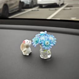 Car Mounted Bunny Floral Fragrance Healing Ornament Romantic Console Centerpiece Auto Smelling Bunny Figurine
