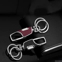 Double-ring metal keychain, simple and stylish. Thick and substantial texture, anti-lost and portable, showcasing men's taste.