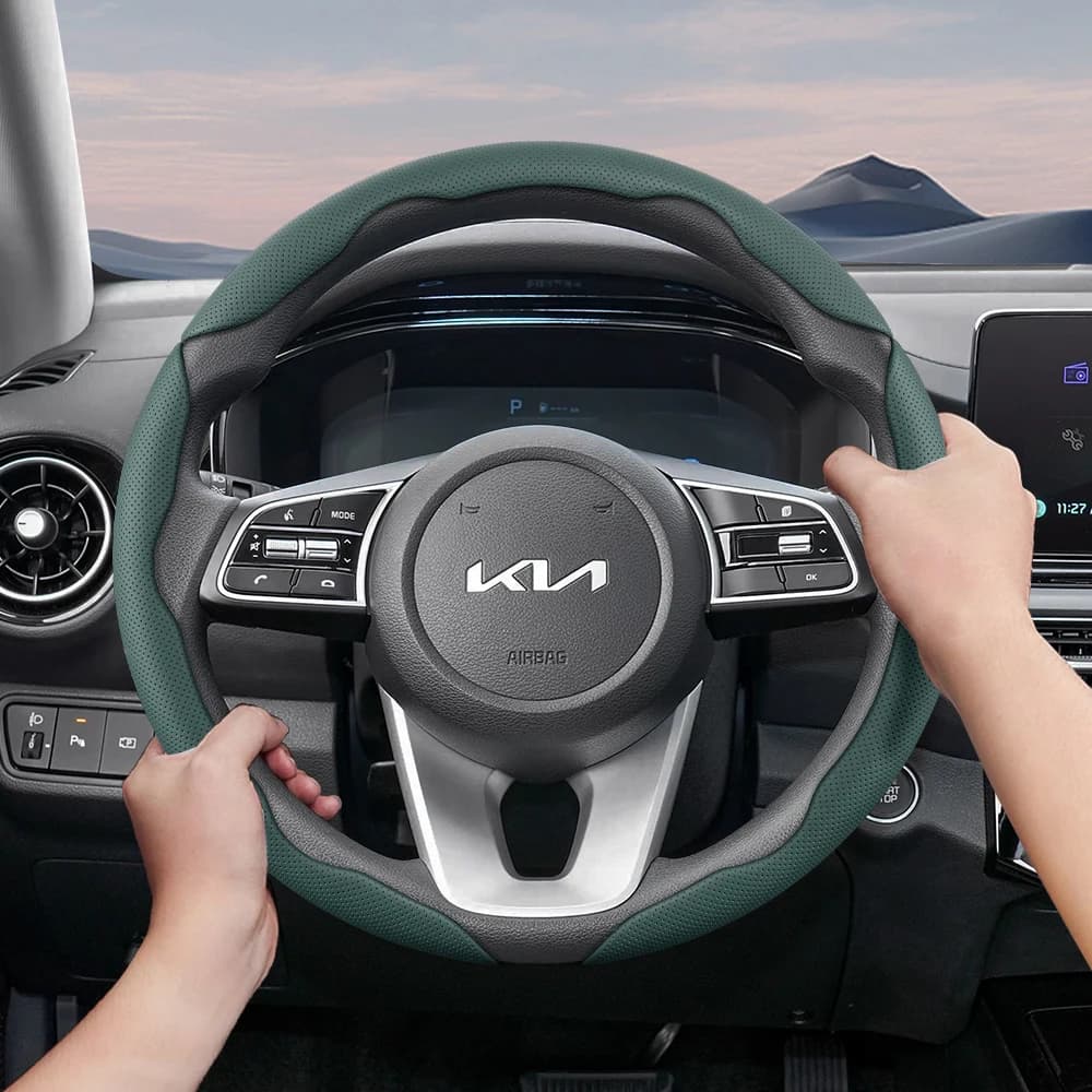 Suitable for Kia Breathable Perforated Leather Steering Wheel Cover, Segmented, Non-Slip, Durable, Ceed Picanto Sportage Optima Ev3 Rio 3 Cerato Stonic Niro Xceed K3 Morning Soul K4 Forte K2 Green