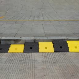 1 Pc Plastic Curb Ramp, Non-Slip Threshold Ramp, 30/40/50 Mm Height, For Cars, Bicycles, Wheelchairs – Smooth Uphill Transition