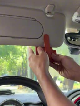 Car Sun Visor Glasses Holder Magnetic Eyeglasses Hanger Clip Luxury Leatherette Car Sunglasses Holder Mount Universal