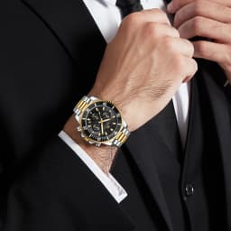 Multifunctional Mens Quartz Watch Luxury Water Night Glow Business Style Diver Series Stainless Steel Leisure Fashion Wristwatch