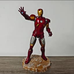 23cm/9.05in Anime The Avengers Figure Black Panther and Iron Man Action Figures Pvc Statue Collection Model Toys Gifts