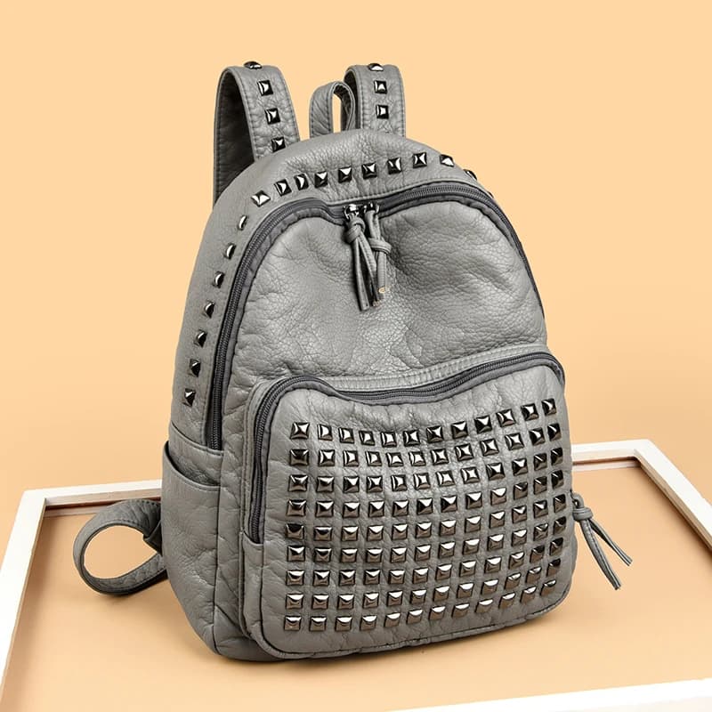 2025 New Super Cool Rivets Soft PU Fashion Backpacks Solid Zipper Large Capacity High Quality Designer Style Backpacks for Women
