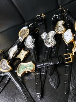 Surrealist Art Melting Clock Watch Unique Soft Time Quartz Wristwatch with Leather Band Creative Fashion Watch for Men Women