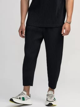 Miyake Pleated Straight Pants Men Clothing Black Pencil Cropped Pants Street Wears Men Japanese Style Ankle Length Pants