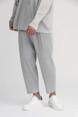 Miyake Pleated Straight Pants Men Clothing Black Pencil Cropped Pants Street Wears Men Japanese Style Ankle Length Pants