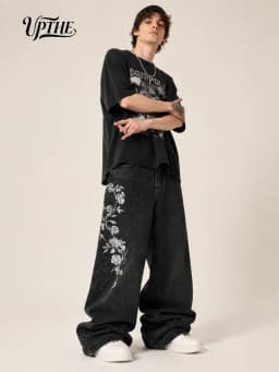 UP.THE Men Vintage Washed Black Baggy Wide Leg Jeans, Y2K Oversized Loose White Rose Vine Embroidery Denim Pants, Gothic Grunge Streetwear Trousers for Daily Outfits