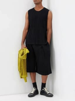 Miyake Pleated Men Sleeveless Vest Round Neck Loose Fit Casual Tank Top Japanese Minimalist Daily Wear