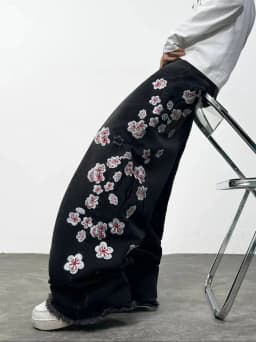 American Retro Floral Embroidery Ripped Design Black Men's Loose Jeans Washed Y2K Street Style Versatile Pants
