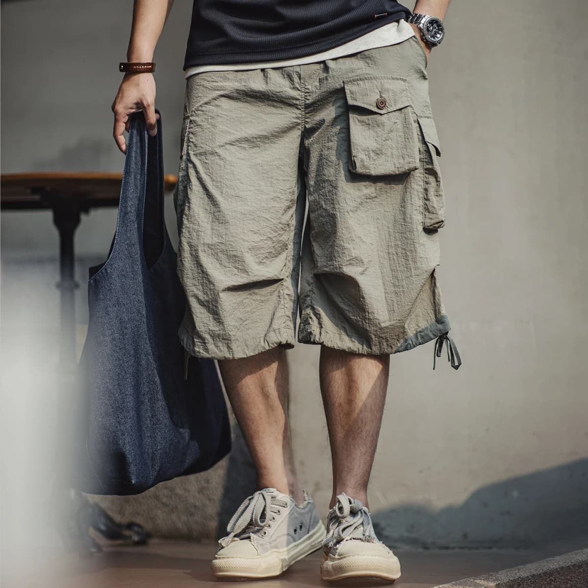 Maden Summer Men's Cargo Pants  Vintage Multiple Pockets Commuting Short Pants Elastic Waistband Knee Length Shorts