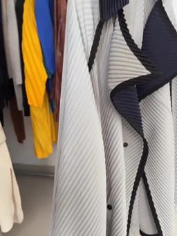 YUDX Miyake Pleated Autumn New Men's Trench Coat Original Designer Hip Hop Colored Vertical Stripe Short Jacket Top