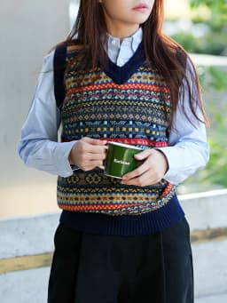 OKONKWO British retro Fair Isle pattern bottoming vest wool blend V-neck wool vest for men and women