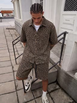 Men's Vintage Brown Leopard Print 2-Piece Set: Short Sleeve Collared Shirt & Drawstring Shorts Streetwear Matching Outfit
