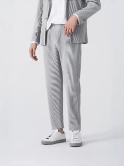 Miyake Pleated Pants Men Elastic Waist Loose Straight Casual Trousers with Side Pockets Wrinkle Resistant Dress Pants