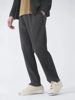 Miyake Pleated Pants Men Elastic Waist Loose Straight Casual Trousers with Side Pockets Wrinkle Resistant Dress Pants