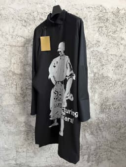 A Chinese-style coat with bow buttons and LACES designed by Nordic designers