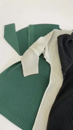 Miyake Pleated T-shirts Stitching Long Sleeve Round Neck Shirt Top Fashion Casual Loose Shirts Men Clothing