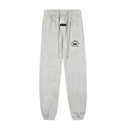 Men's fashion set including classic pullover sweatshirt and casual trousers, with the number "1977" printed on the front of the