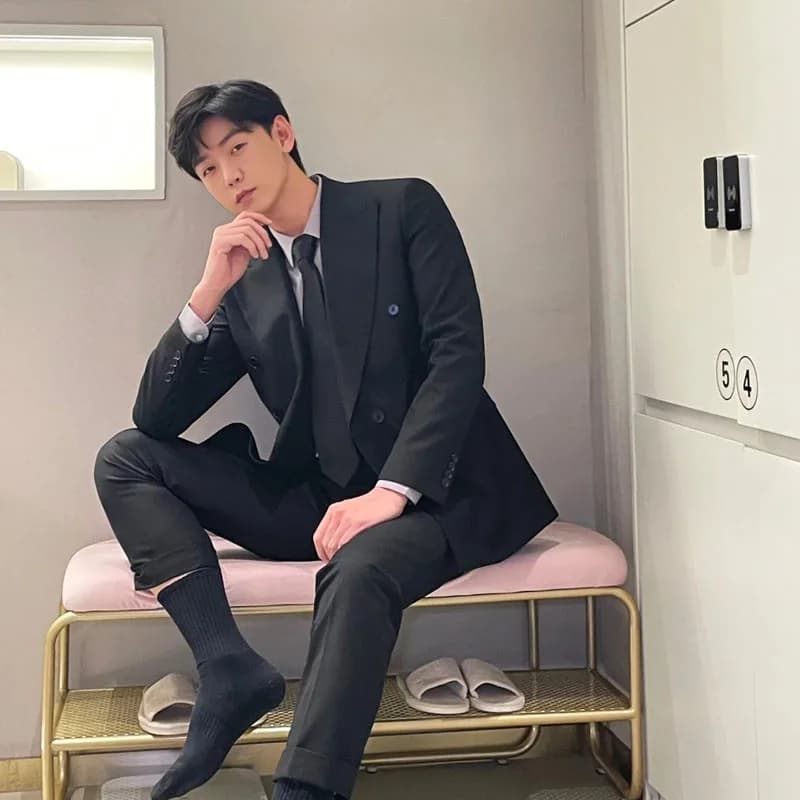 Mens Double Breasted Suit 2 Piece Set Padded Shoulder Business Formal Blazer Pants Shirt Tie Outfit