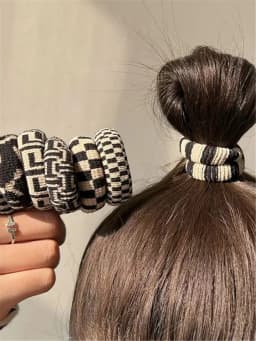 5Pcs Korean High-Elasticity Seamless Hair Ties,Black and White Checkered Traceless Hair Ring,Simple and Durable Thick Hair Bands