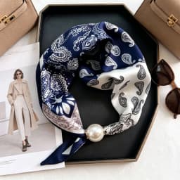 Elegant Chic Pearl Stripe Scarfs Women Fashion Convenient Magnetic Buckle Scarf Pearl Tail Artistic Accessory Neck Wrap Scarves