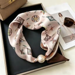 Elegant Chic Pearl Stripe Scarfs Women Fashion Convenient Magnetic Buckle Scarf Pearl Tail Artistic Accessory Neck Wrap Scarves