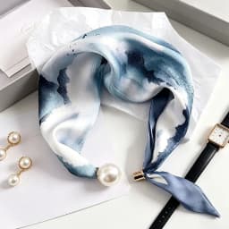 Elegant Chic Pearl Stripe Scarfs Women Fashion Convenient Magnetic Buckle Scarf Pearl Tail Artistic Accessory Neck Wrap Scarves