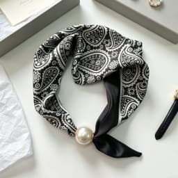 Elegant Chic Pearl Stripe Scarfs Women Fashion Convenient Magnetic Buckle Scarf Pearl Tail Artistic Accessory Neck Wrap Scarves