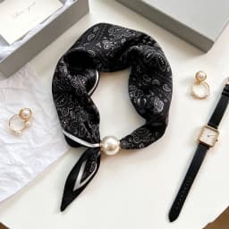 Elegant Chic Pearl Stripe Scarfs Women Fashion Convenient Magnetic Buckle Scarf Pearl Tail Artistic Accessory Neck Wrap Scarves