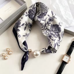 Elegant Chic Pearl Stripe Scarfs Women Fashion Convenient Magnetic Buckle Scarf Pearl Tail Artistic Accessory Neck Wrap Scarves