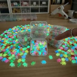 100pcs Mini Glowing Turtles Safe Eco-Friendly Resin Cute Nail Art Decorations Cartoon Luminescent for DIY Crafts And Manicure