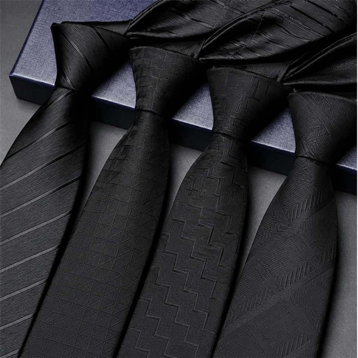 Men's Hand-Tied Narrow Tie 7.5cm (2.95inch) Polyester Black Dark Pattern Wavy Plaid Geometric Stripe Business Formal Wedding Suit Accessories