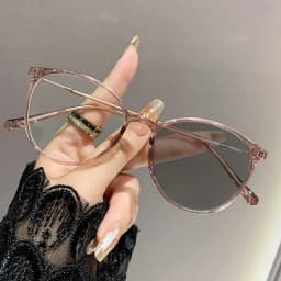 Photosensitive Color-changing Nearsighted Glasses With Anti-blue Light Protection.8147
