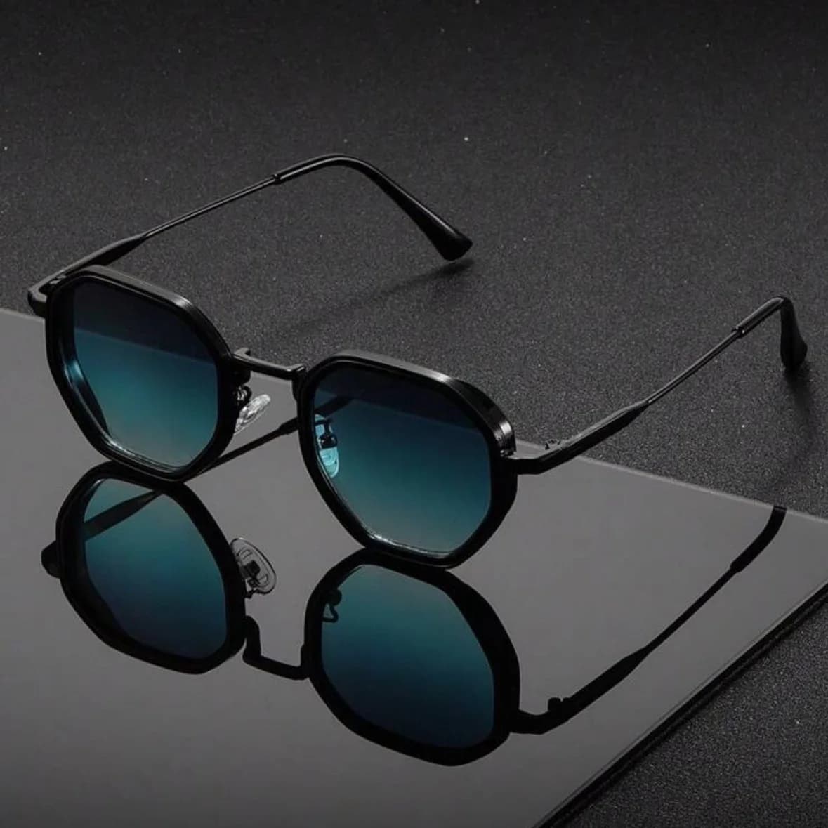 1 Pair Unisex Round Metal Fashionable Sunglasses Vintage Irregular punk Man Sun Glasses Classic UV400 Male Female Eyeglasses