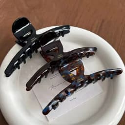 2026 Korean Series Acetic Acid Hair Claws for Women High-End Large Shark Clip Back of Head Hair Volume Multiple Accessory Gift